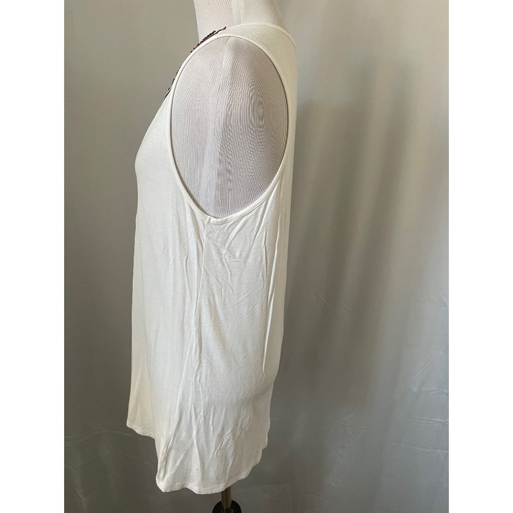 Bellatrix Cream Embroidered Wooden Beaded Scallop Design Neckline Tank Top - Picture 8 of 10